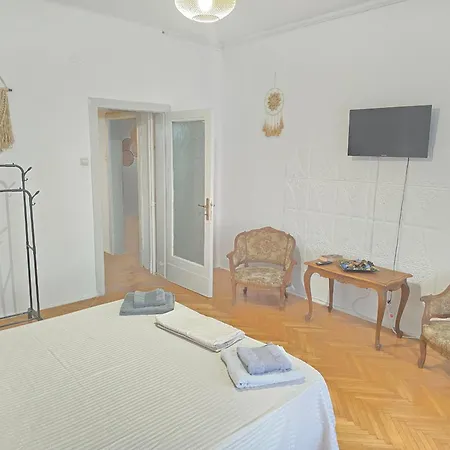 Ap12a Piata Romana Bukarest