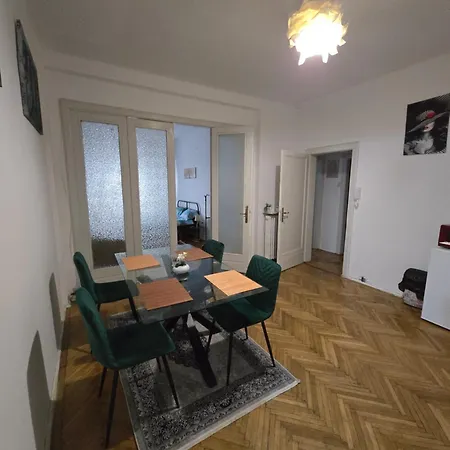 Ap12a Piata Romana Bucarest