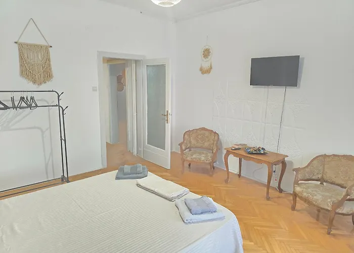 Ap12a Piata Romana Bukarest